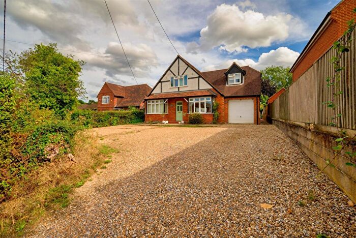 5 Bedroom Detached House For Sale In Wood Lane, Sonning Common, RG4