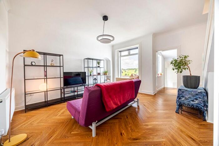 3 Bedroom Semi-Detached House For Sale In Broomhill View, Larkhall, ML9