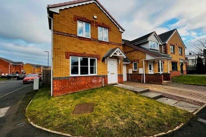 3 Bedroom Property To Rent In St. Ives Gardens, Consett, DH8