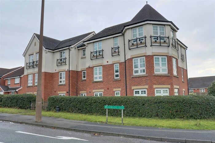 2 Bedroom Flat To Rent In Magnolia Drive, Tamebridge, Walsall WS5