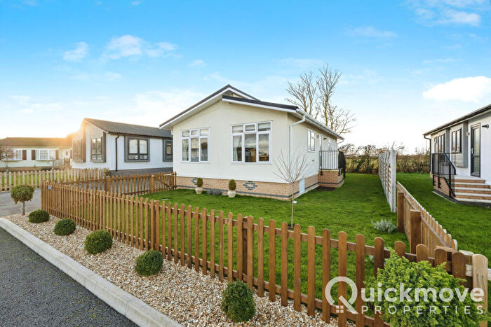 2 Bedroom Park Home For Sale In Kettering, Northamptonshire, NN14