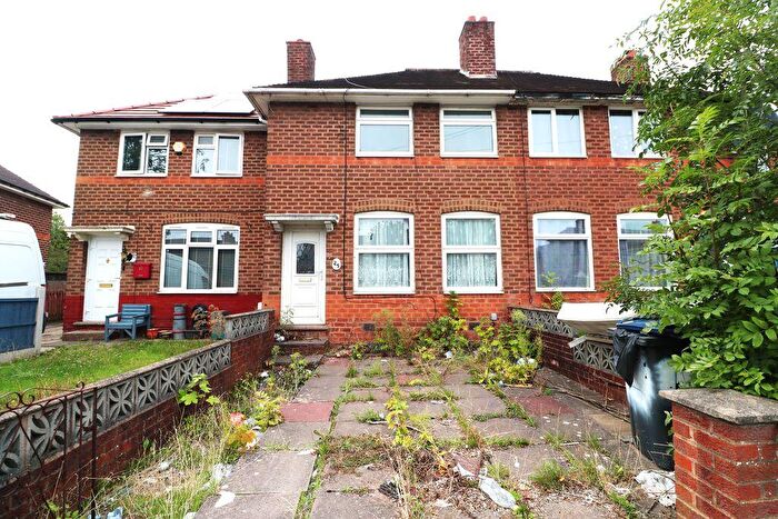 3 Bedroom Semi-Detached House For Sale In South Roundhay, Birmingham, B33