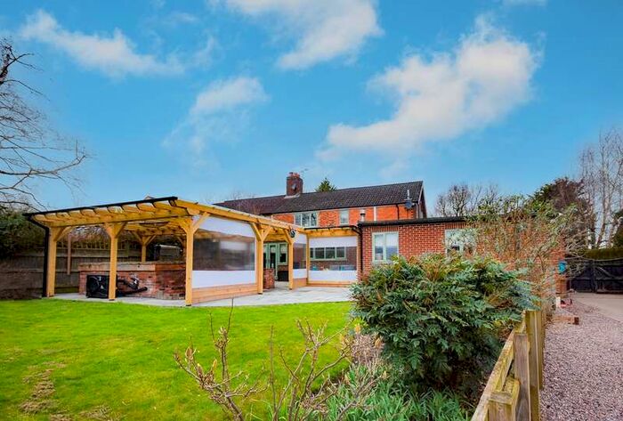 4 Bedroom Semi-Detached House For Sale In Little Liverpool, Coton-in-the-elms, Swadlincote, DE12