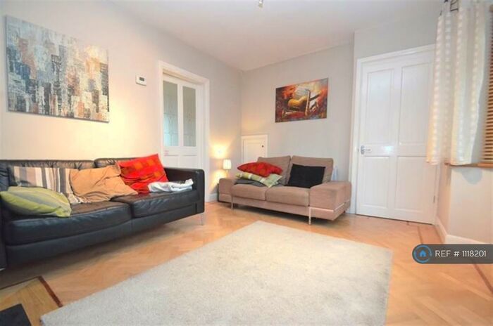 2 Bedroom End Of Terrace House To Rent In Linden Avenue, Ruislip, HA4