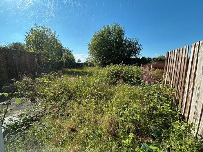 2 Bedroom Bungalow For Sale In Westfield Avenue, Deanshanger, Milton Keynes, MK19