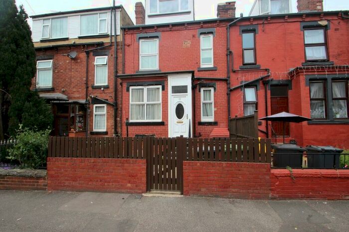 2 Bedroom House To Rent In Sutherland Mount, Leeds, West Yorkshire, Uk, LS9