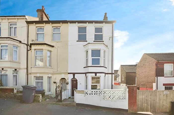 4 Bedroom End Of Terrace House For Sale In Springfield Road, Dover, CT16