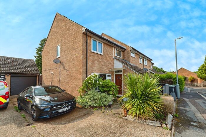 3 Bedroom Semi-Detached House For Sale In The Poplars, Arlesey, SG15