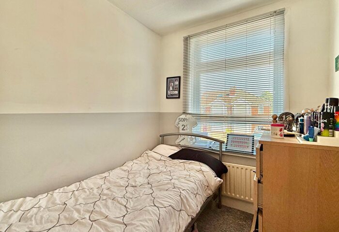 3 Bedroom End Of Terrace House For Sale In Albemarle Avenue, Elson, PO12