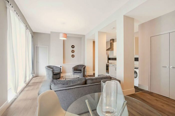 1 Bedroom Apartment To Rent In Candleriggs, Merchant City, G1