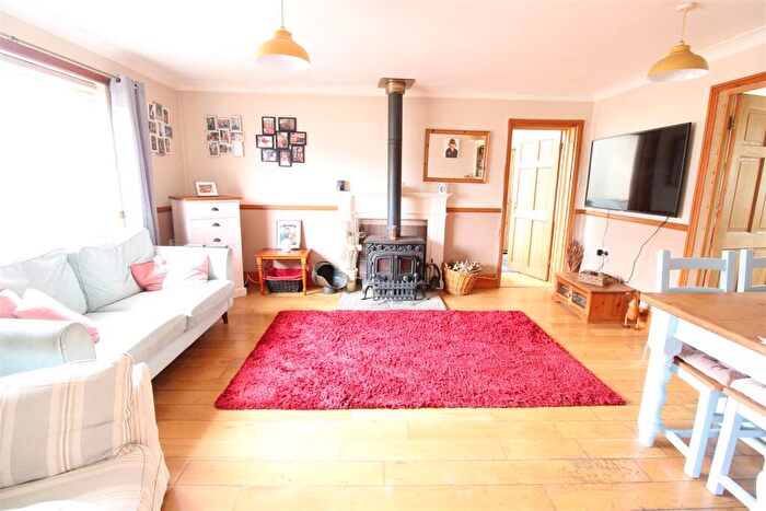 3 Bedroom Bungalow For Sale In Selman Gardens, Cowes, PO31