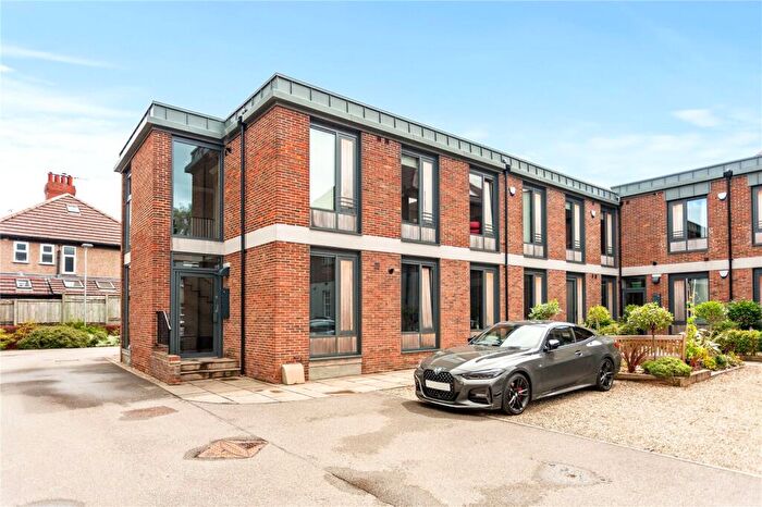 2 Bedroom Apartment For Sale In North Park Road, Harrogate, HG1