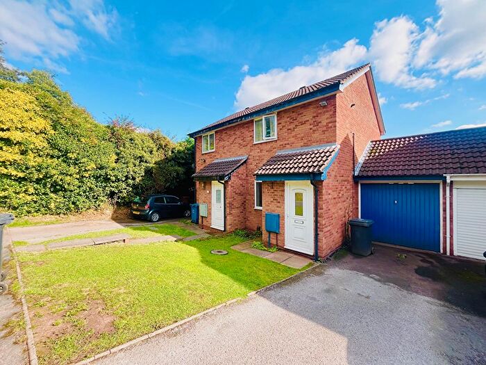 2 Bedroom Property To Rent In Heenan Grove, Lichfield, WS13