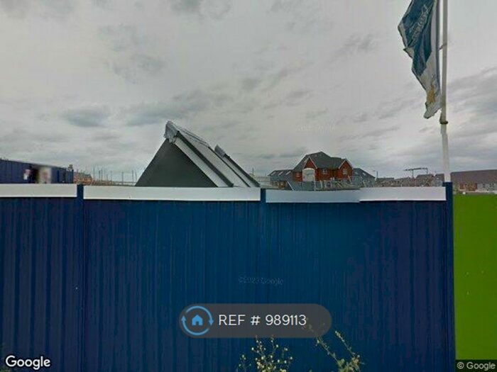 4 Bedroom Semi-Detached House To Rent In Collier Close, Slough SL1