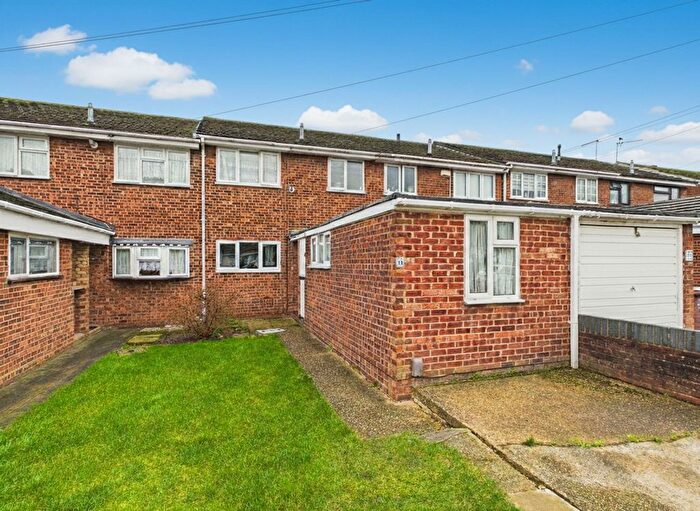 4 Bedroom Terraced House For Sale In Milton Road, Corringham, SS17