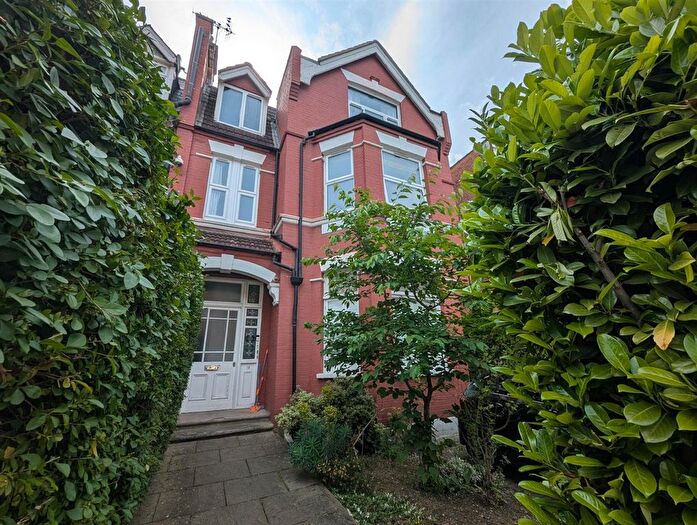 2 Bedroom Flat To Rent In Grove Road, Willesden Green, NW2