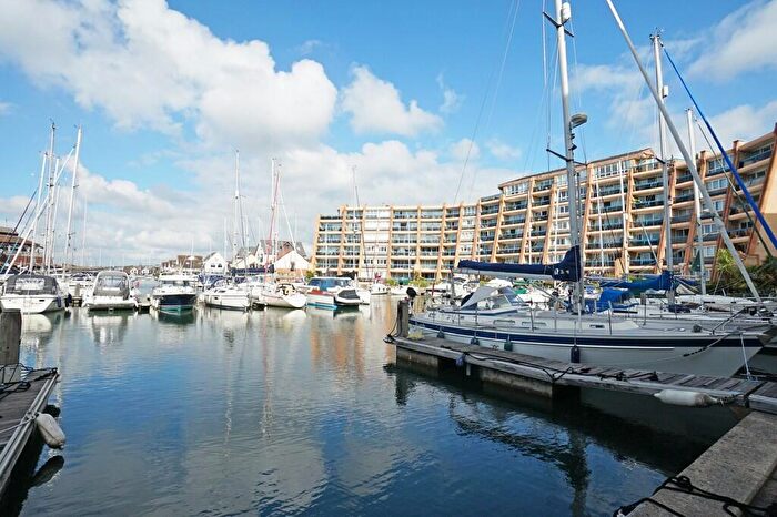 3 Bedroom Apartment For Sale In Oyster Quay, Port Solent, PO6