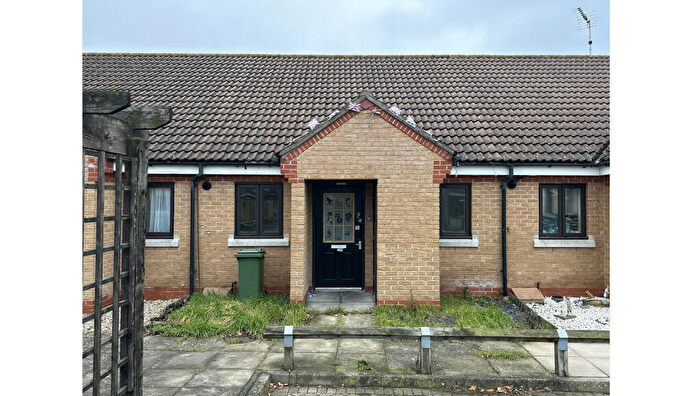 1 Bedroom Bungalow For Sale In Aspen Court, Hornbeam Close, Brentwood, Essex, CM13