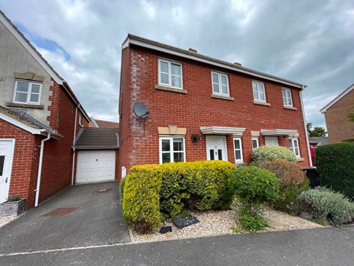2 Bedroom House To Rent In Dunedin Way, St Georges, Weston-super-Mare, BS22