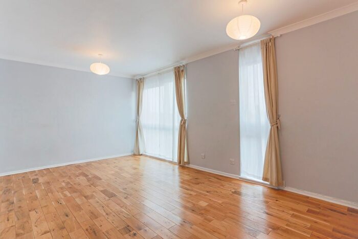 Studio To Rent In Mayfair Close, Beckenham, BR3