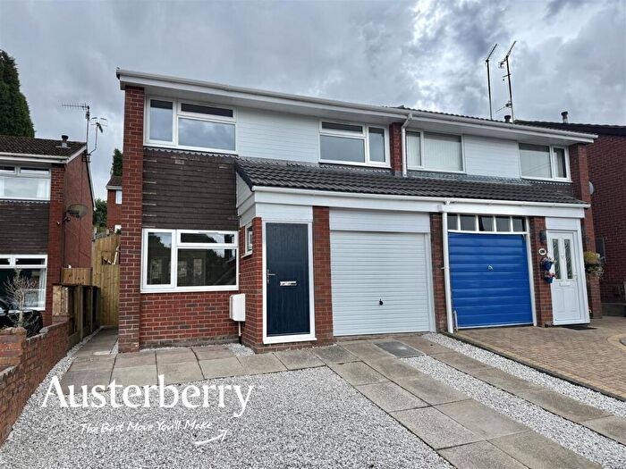 3 Bedroom Semi-Detached House To Rent In Ullswater Avenue, Stoke-On-Trent, ST6
