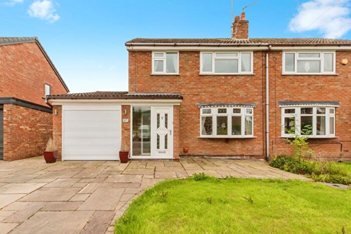 3 Bedroom Semi-Detached House For Sale In Kenilworth Road, Macclesfield, Cheshire, SK11