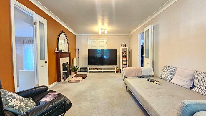 3 Bedroom Property To Rent In Ingress Park Avenue, Greenhithe, DA9