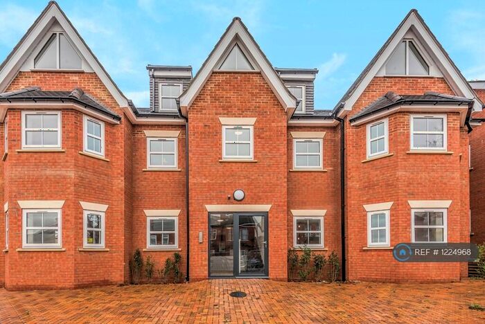 2 Bedroom Flat To Rent In Kitchener House, High Wycombe, HP11