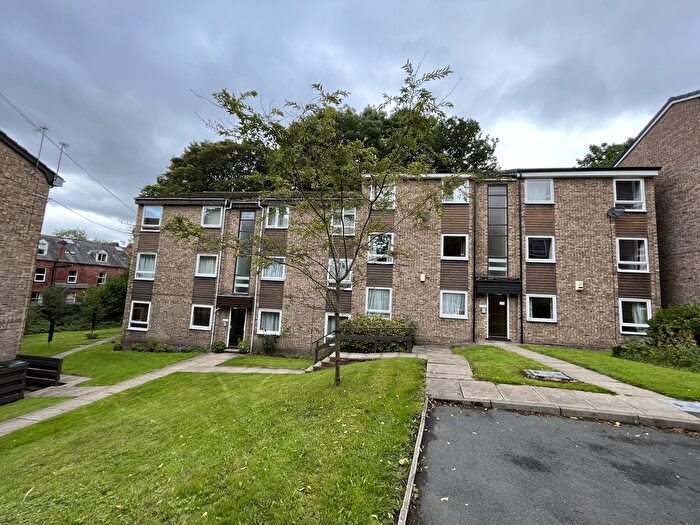 2 Bedroom Flat To Rent In Grosvenor Park Gardens, Leeds, LS6