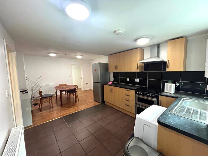 3 Bedroom Flat To Rent In Oxford Road, Exeter, EX4