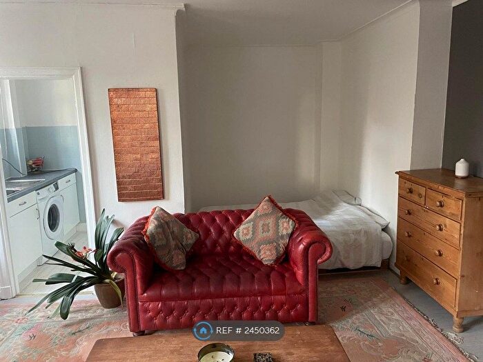 Studio To Rent In Appleby Lodge, Manchester, M14