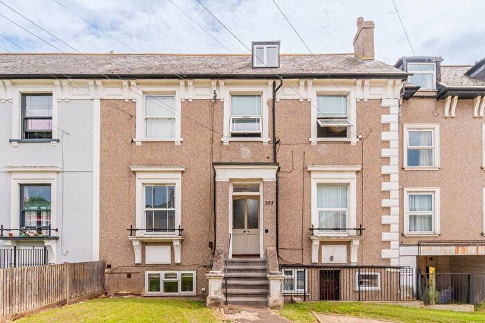 1 Bedroom Flat For Sale In Holmesdale Road, South Norwood, London, SE25