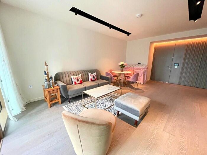 1 Bedroom Apartment To Rent In Park Drive, London, E14