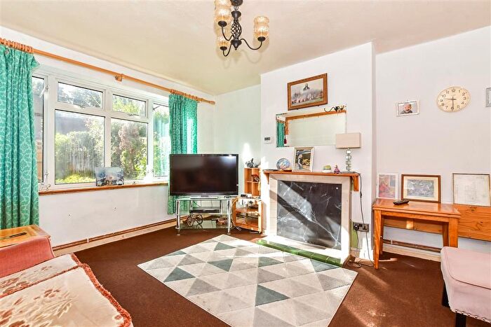 2 Bedroom Maisonette For Sale In Bramley Drive, Cranbrook, Kent, TN17