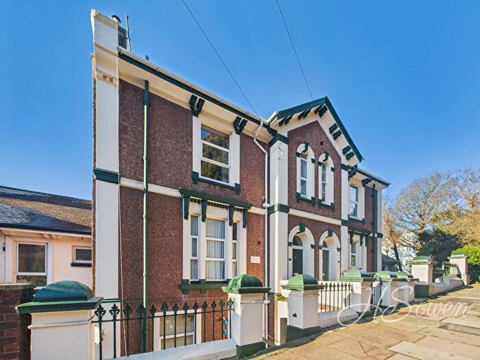 2 Bedroom Flat For Sale In St. Marychurch Road, Torquay, TQ1