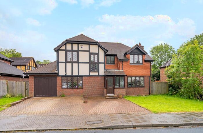 4 Bedroom Detached House To Rent In The Gardens, Beckenham, BR3