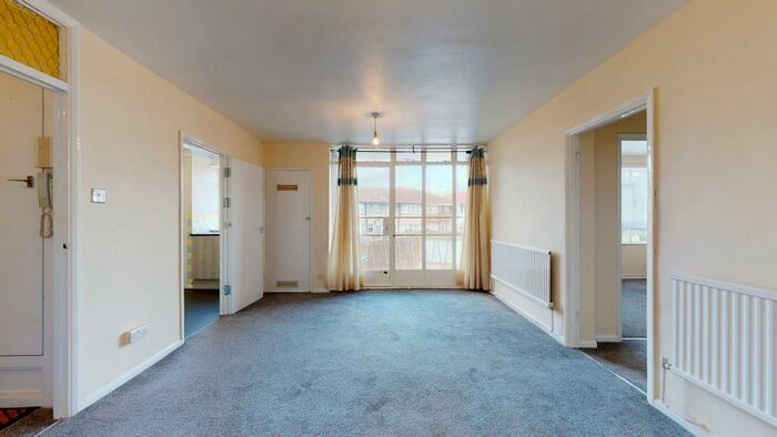 2 Bedroom Flat To Rent In Longbridge Road, IG11
