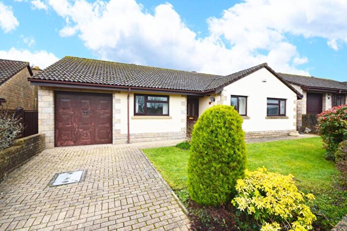 2 Bedroom Detached Bungalow For Sale In Hardington Drive, Keynsham, Bristol, BS31