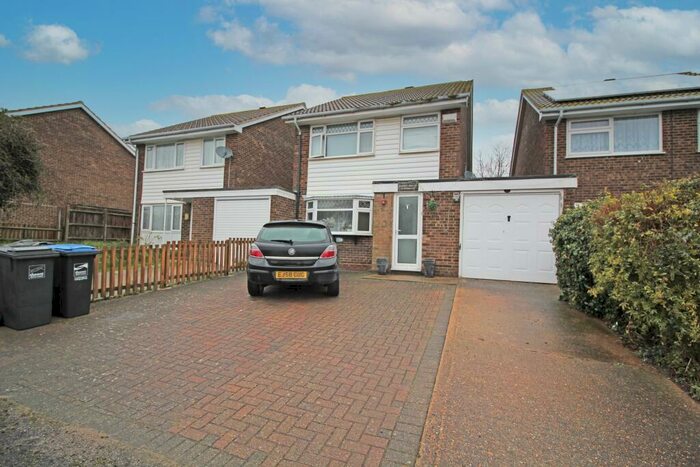4 Bedroom Link Detached House To Rent In William Avenue, Margate, CT9