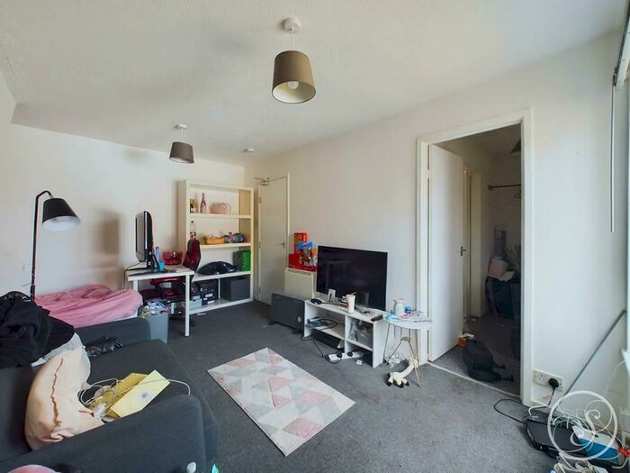 1 Bedroom Flat To Rent In Exeter Drive, Leeds, LS10