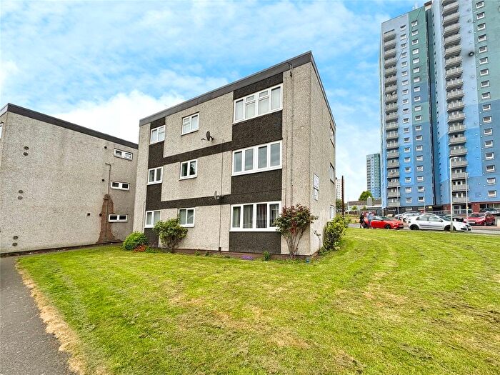 2 Bedroom Flat To Rent In Torridge Drive, Wolverhampton, West Midlands, WV11