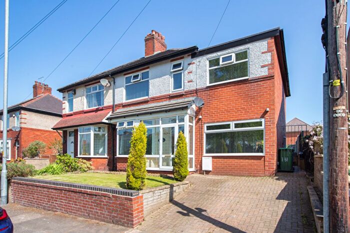 4 Bedroom Semi-Detached House For Sale In Foxdenton Lane, Manchester, M24