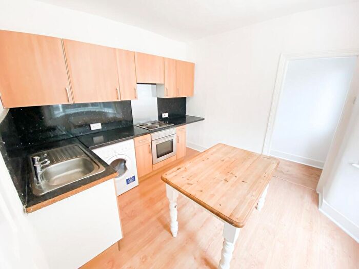 3 Bedroom Terraced House For Sale In Woodville Road, London, E18