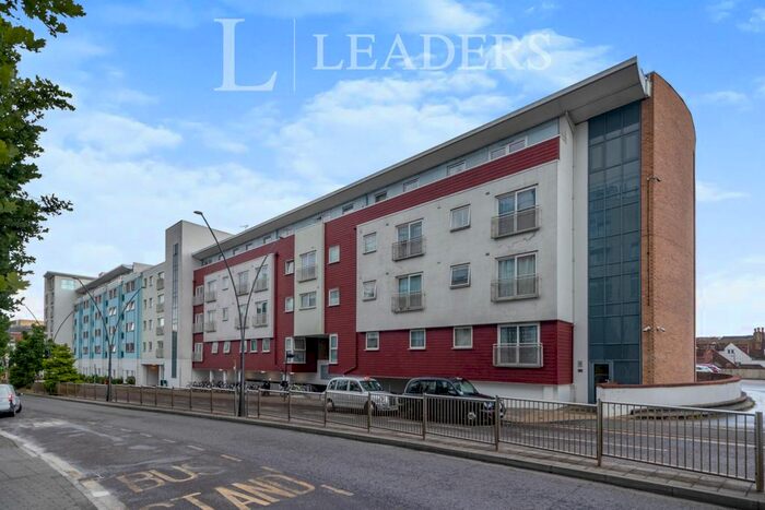 2 Bedroom Flat To Rent In Station Approach, Epsom, KT19