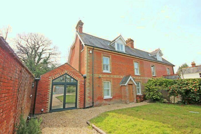 4 Bedroom Semi-Detached House To Rent In Ober Road, Brockenhurst, SO42