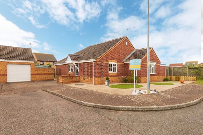 3 Bedroom Detached Bungalow For Sale In Marjoram Road, Bradwell, NR31
