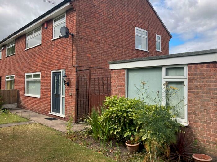 3 Bedroom Semi-Detached House To Rent In West Carr Road, Retford, DN22