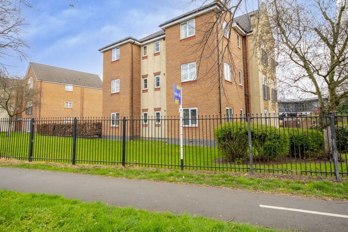 2 Bedroom Flat To Rent In Maple House, Hassocks Close, Beeston NG9