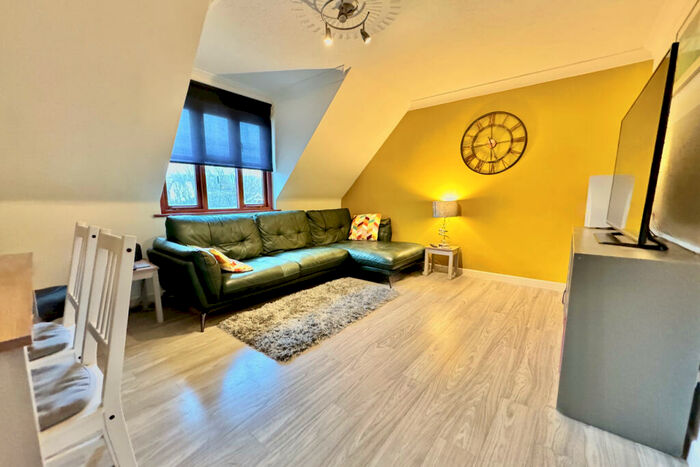 2 Bedroom Flat For Sale In Victoria Avenue, Swanage, BH19