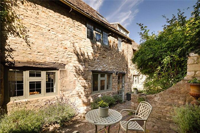 3 Bedroom Terraced House For Sale In High Street, Burford, Oxfordshire, OX18